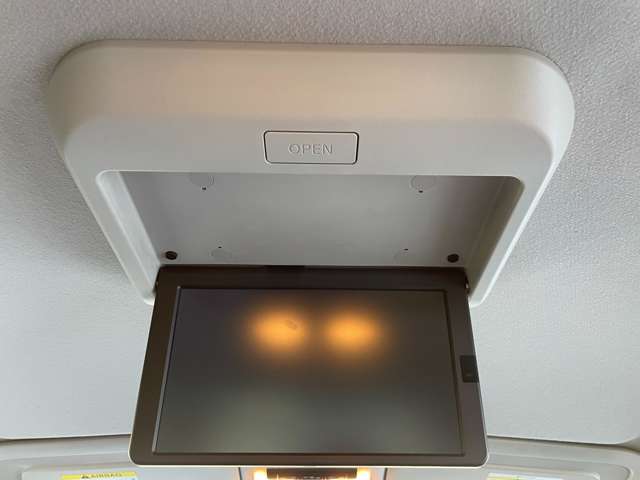 Nissan Serena 5