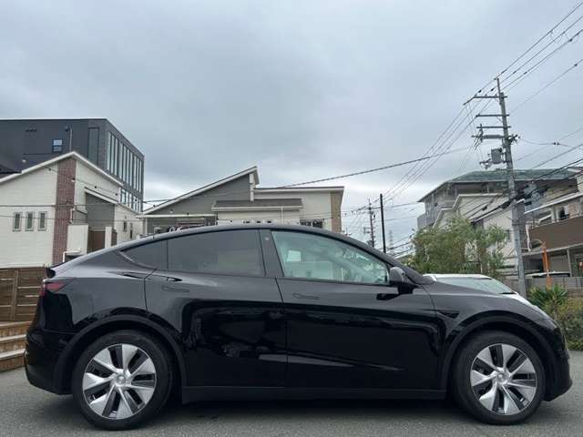 Tesla Model Y 10
