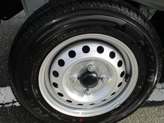 Daihatsu Hijet Cargo 11
