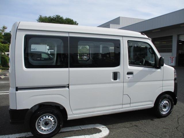 Daihatsu Hijet Cargo 6