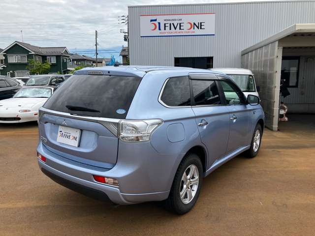 Mitsubishi Outlander PHEV 11