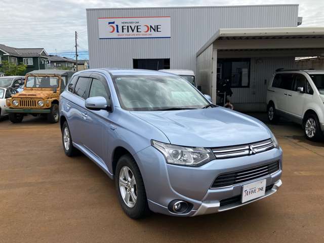 Mitsubishi Outlander PHEV 12