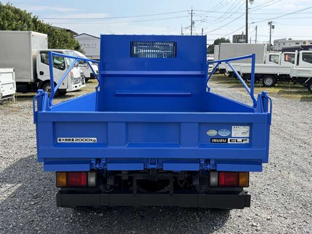 Isuzu Elf 2