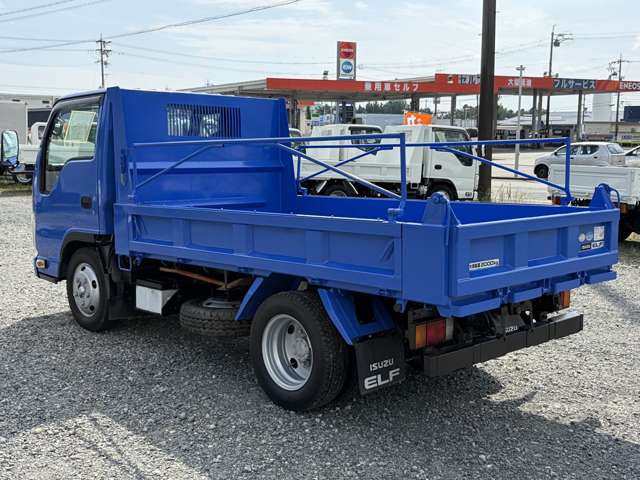 Isuzu Elf 8