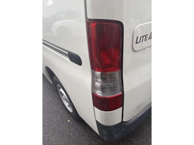 Toyota Light Ace Van 10