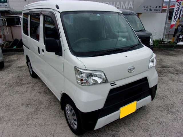 Daihatsu Hijet Cargo 4