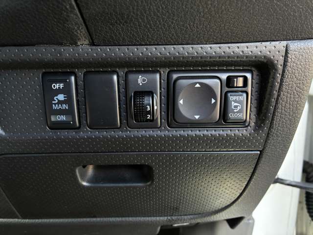 Nissan AD 11