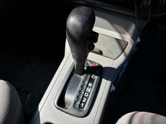 Nissan AD 12