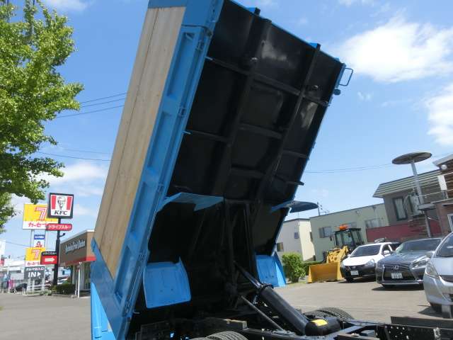 Isuzu Elf 12