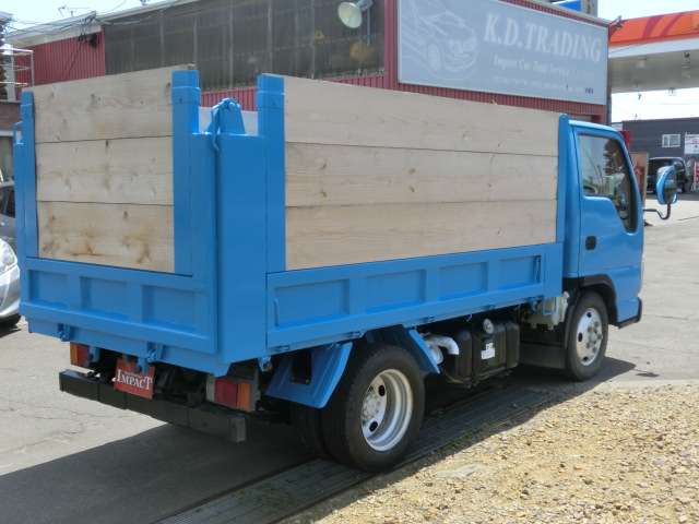 Isuzu Elf 8
