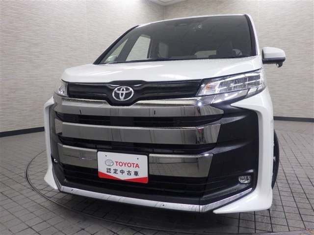 Toyota Noah 5