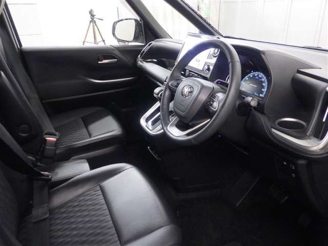 Toyota Noah 9