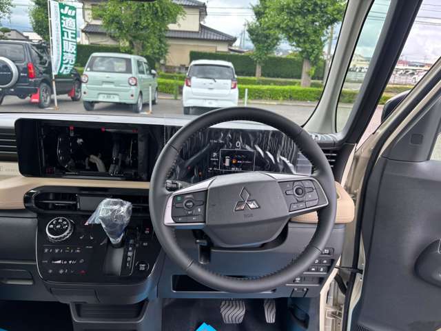 Mitsubishi Delica Mini 12