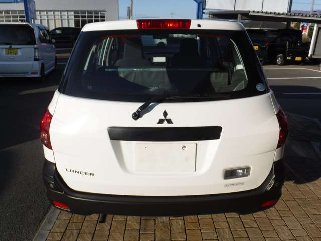 Mitsubishi ランサーカーゴ 6