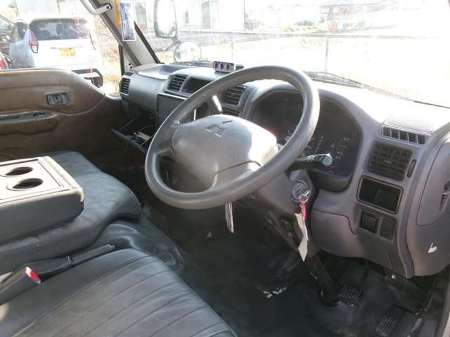 Mitsubishi デリカカーゴ 9