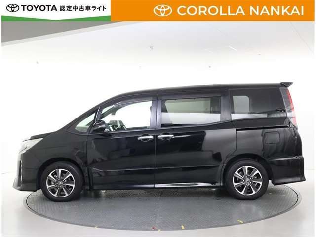 Toyota Noah 5