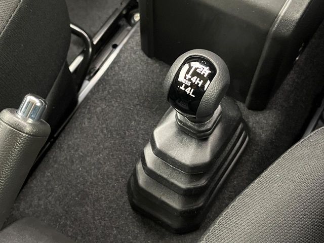 Suzuki Jimny 6