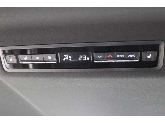 Toyota Voxy 12
