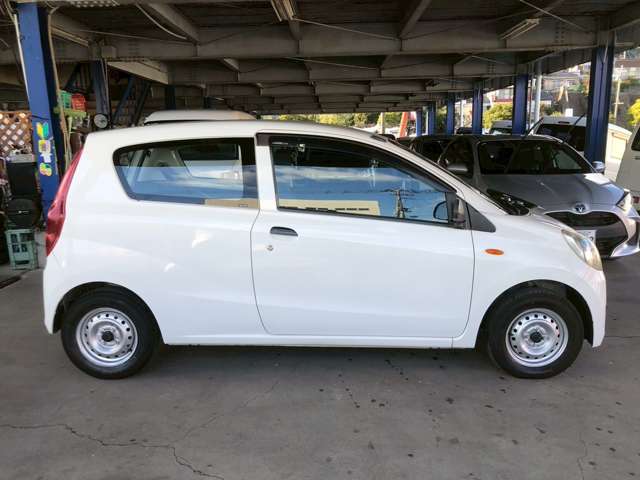 Daihatsu Mira 3