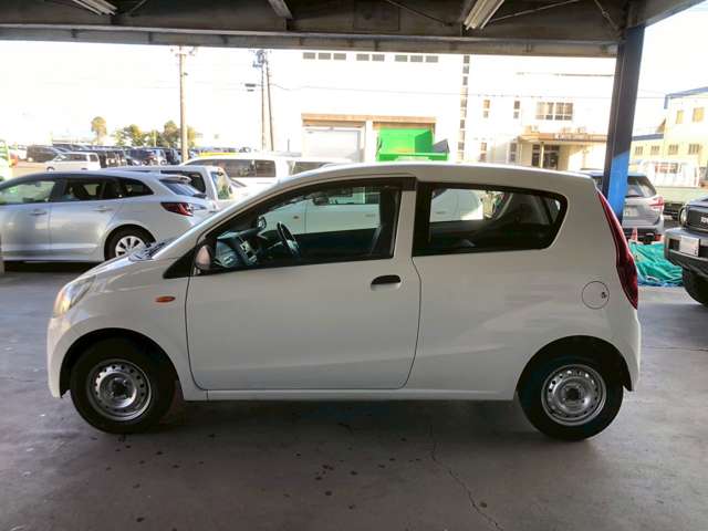Daihatsu Mira 4