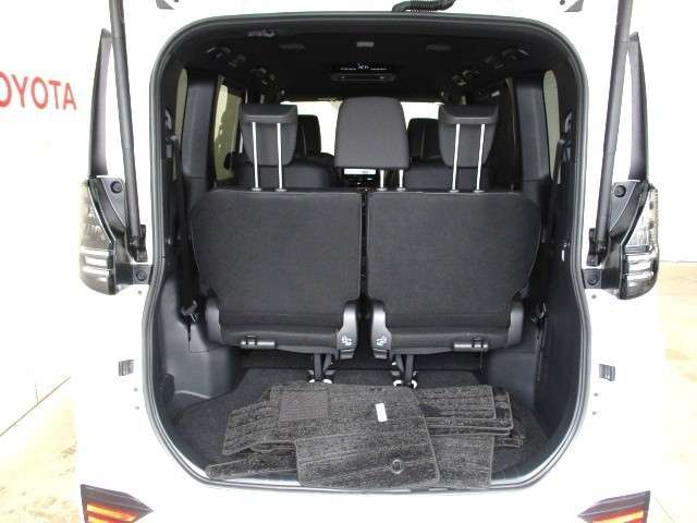 Toyota Voxy 12