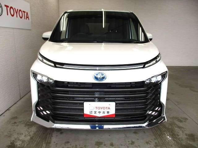 Toyota Voxy 2