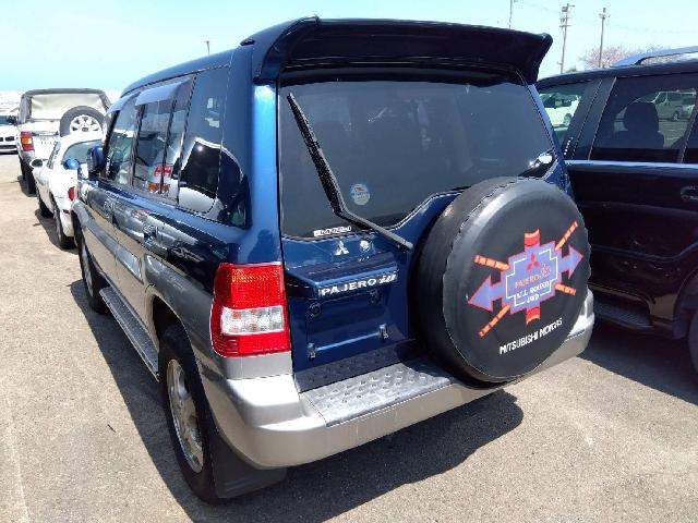 Mitsubishi Pajero iO 2