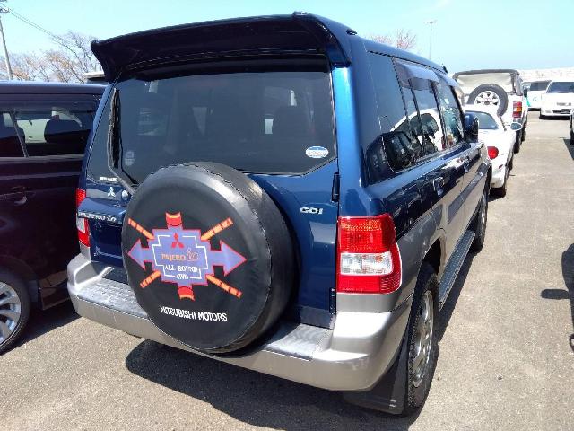 Mitsubishi Pajero iO 5