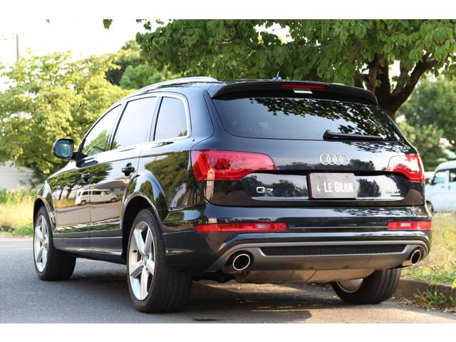 Audi Q7 6