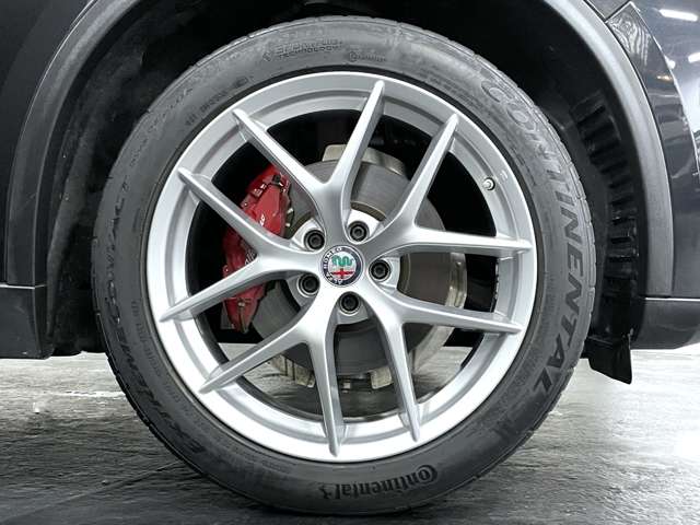 Alfa Romeo Stelvio 5