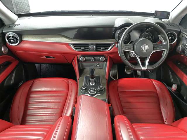 Alfa Romeo Stelvio 6