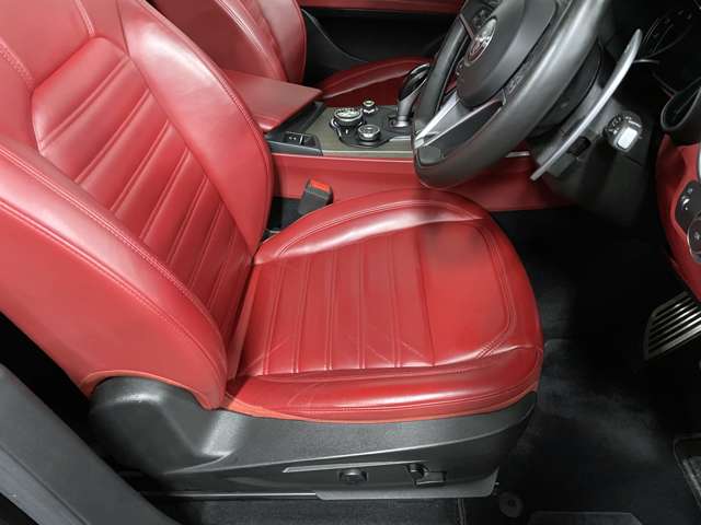 Alfa Romeo Stelvio 10
