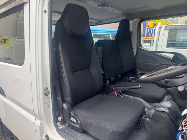Mitsubishi Fuso Canter 9