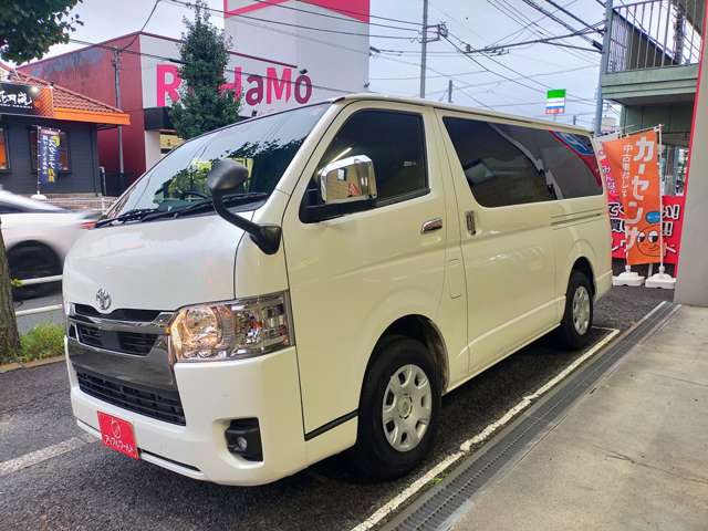 Toyota Hiace Van 9