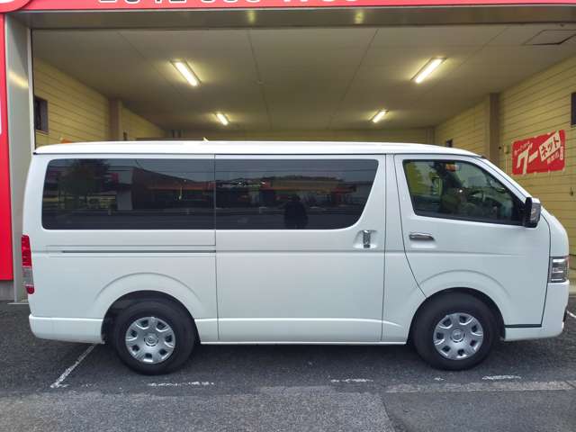 Toyota Hiace Van 10
