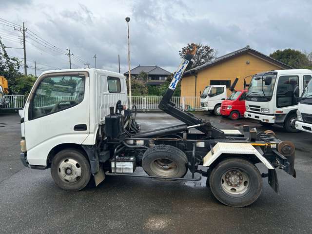 Hino Dutro 8