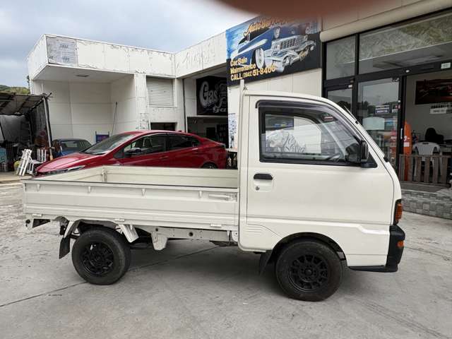 Mitsubishi Minicab Truck 2