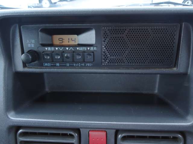 Nissan NT100 Clipper 12