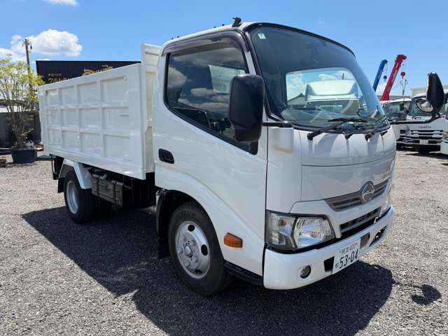 Hino Dutro 2