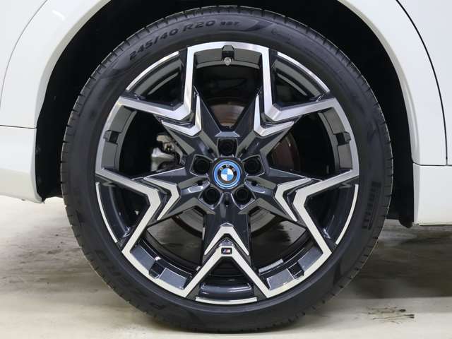 BMW iX2 4
