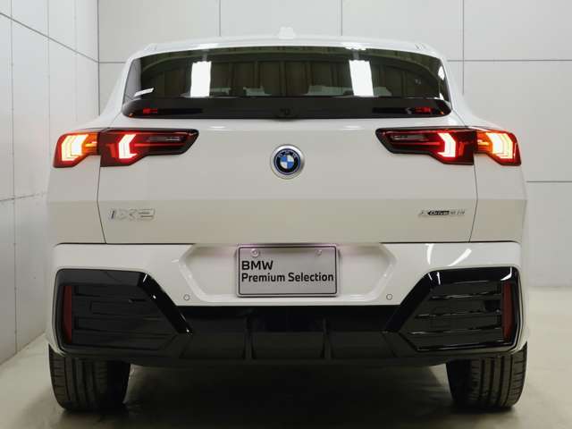 BMW iX2 10