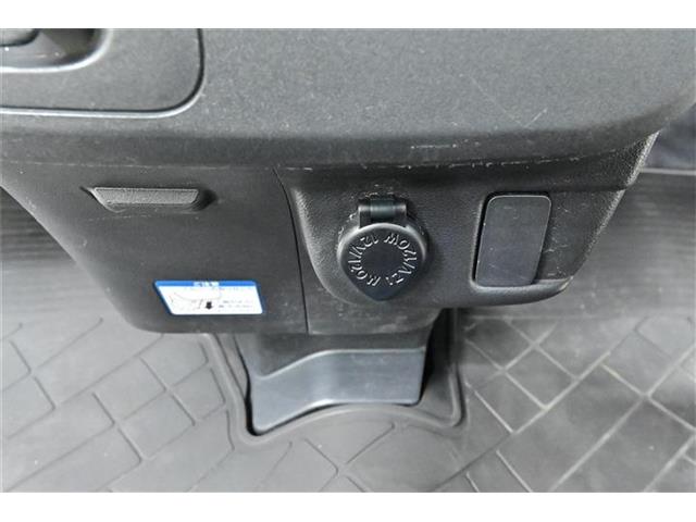 Daihatsu Hijet Cargo 8