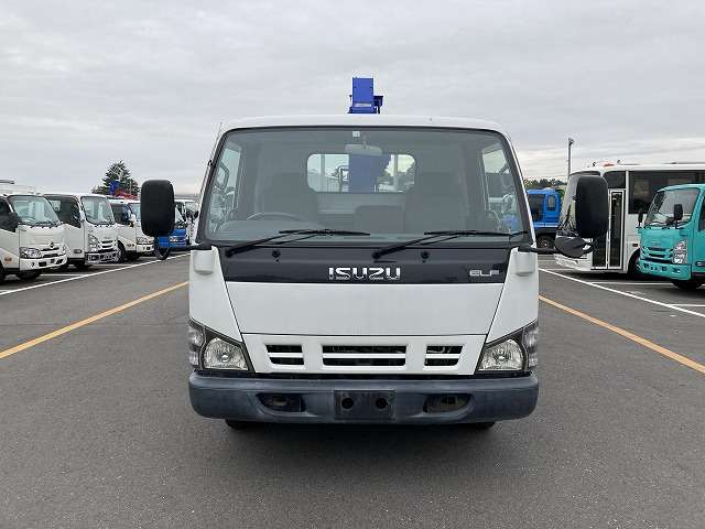 Isuzu Elf 6