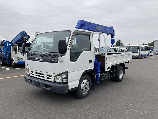 Isuzu Elf 8