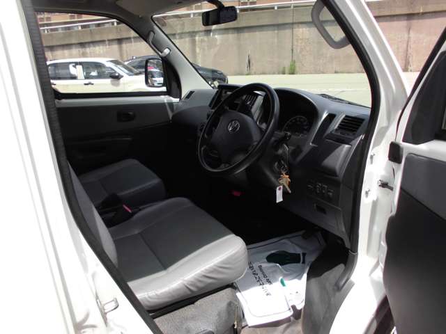 Toyota Town Ace Van 12