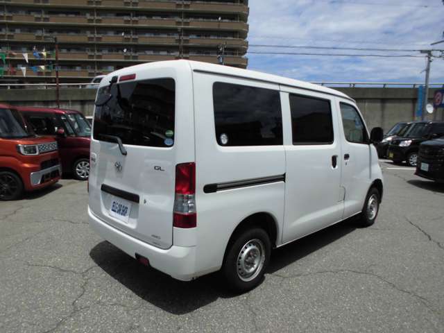 Toyota Town Ace Van 8