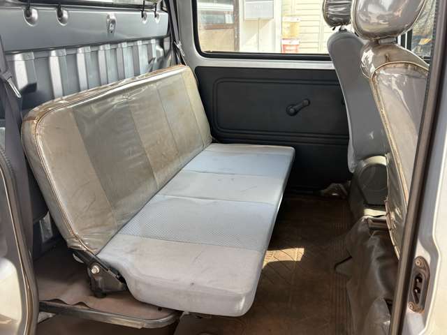 Daihatsu Hijet Deck Van 11