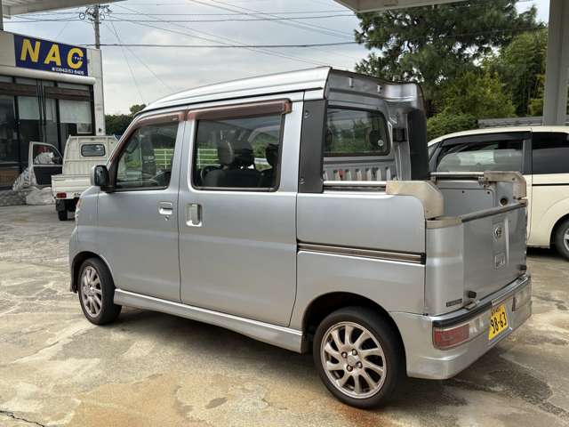 Daihatsu Hijet Deck Van 7