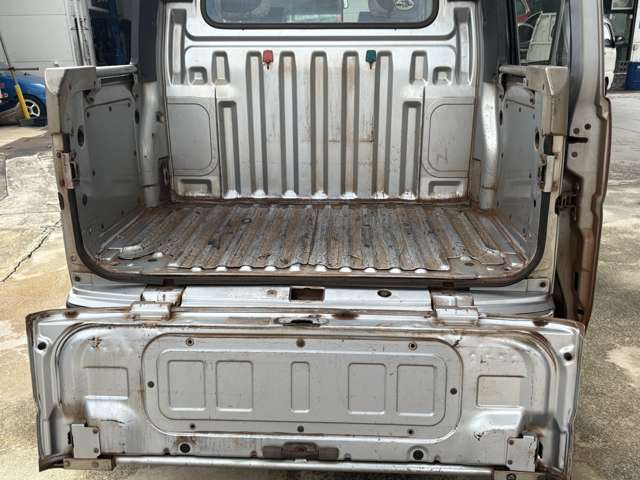 Daihatsu Hijet Deck Van 9