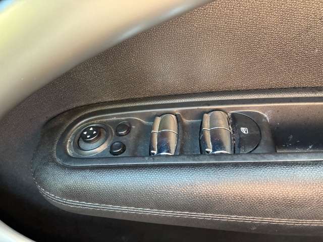 MINI Crossover 12
